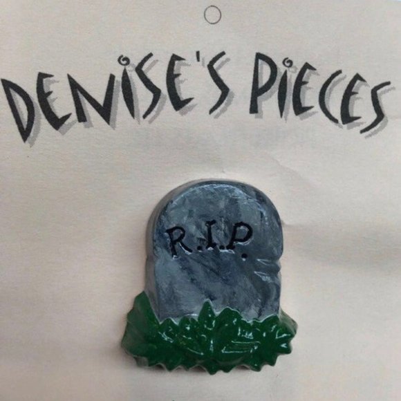 Halloween Pin Brooch Tombstone RIP Grave Stone Grey Gray Green Plaster Handmade - Picture 1 of 2